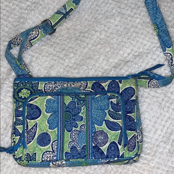 Vera Bradley Crossbody - Picture 1 of 3